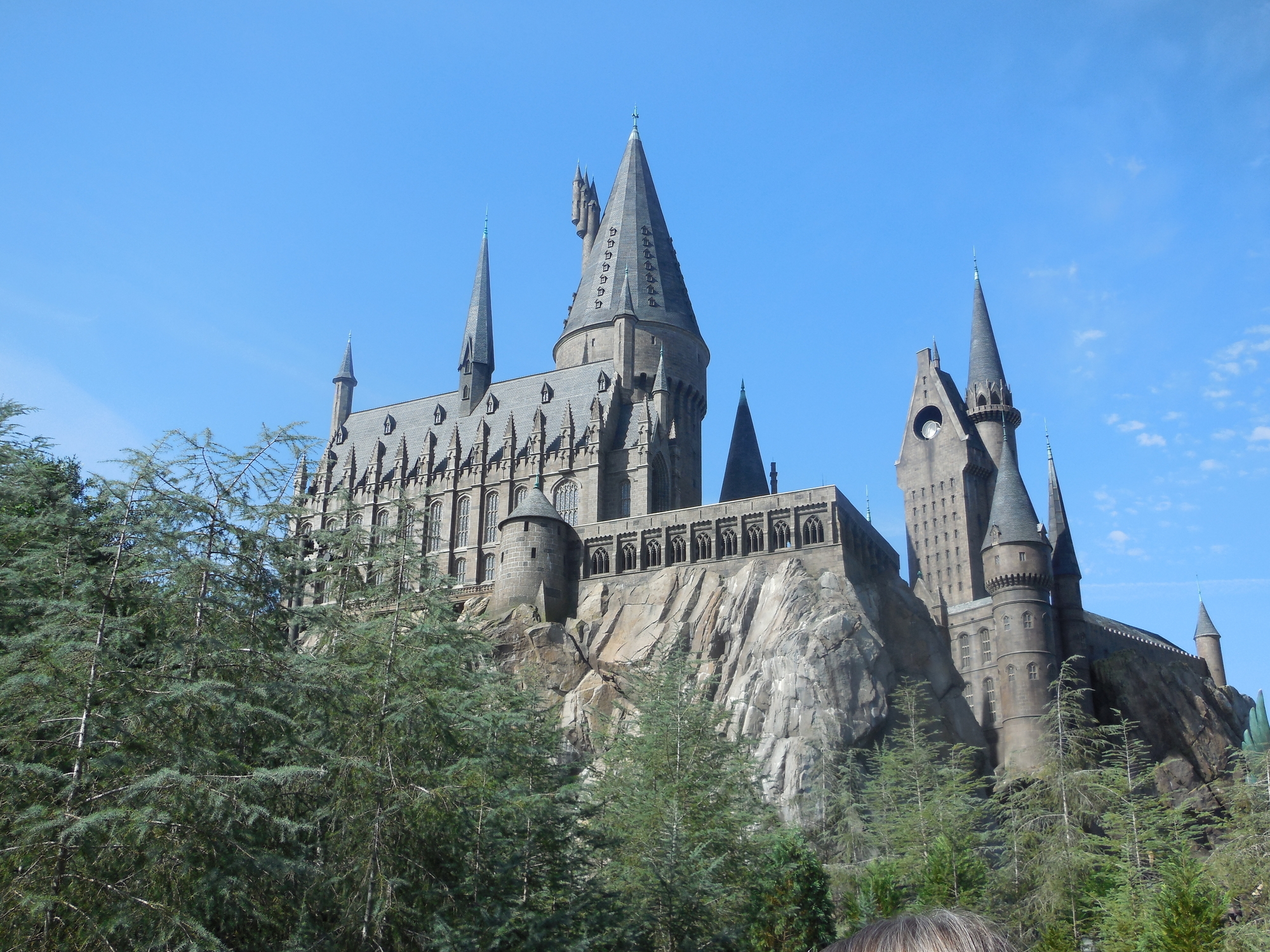 A view of the Hogwarts building at Universal Studios.