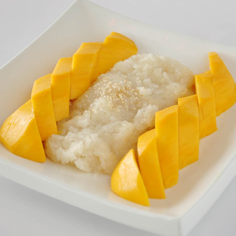 Thai Desserts mango sticky rice